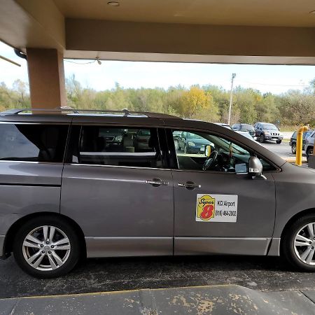 Super 8 By Wyndham Kansas City Airport North Exterior photo