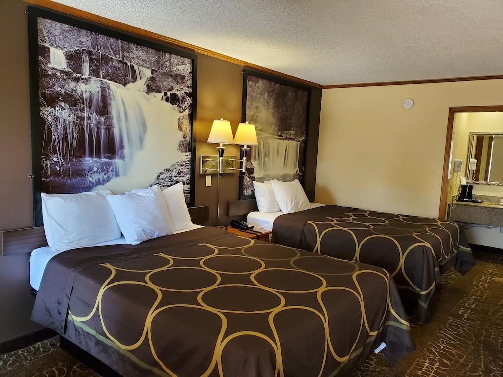 Super 8 By Wyndham Kansas City Airport North Exterior photo